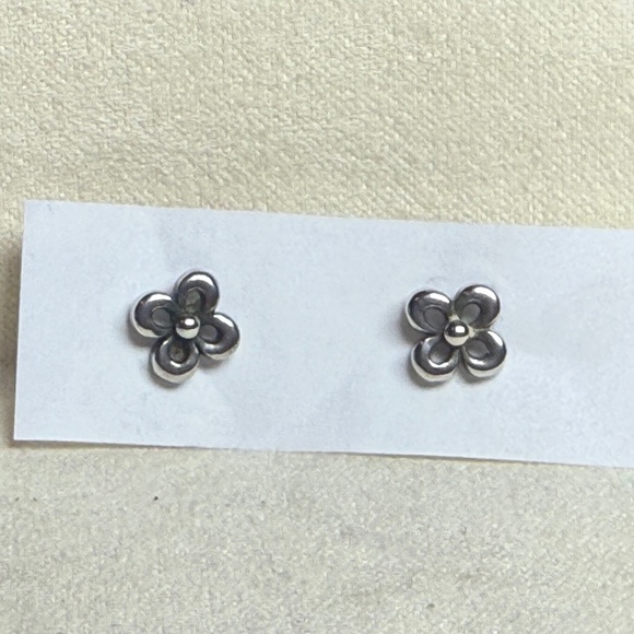 James Avery Blossom Stud Earrings - Picture 1 of 4